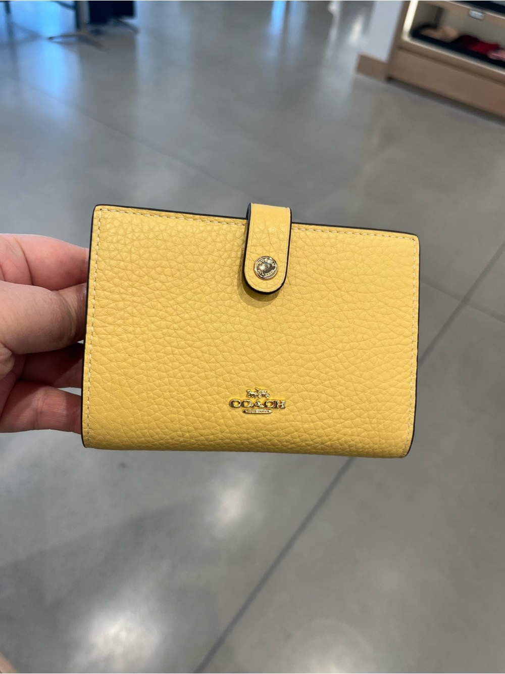 Coach nwt 2-In-1 Wallet soft YELLOW NWT